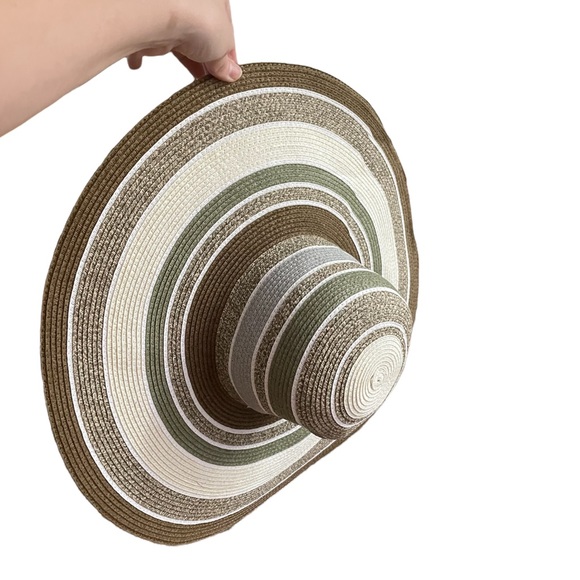 Striped Paper Straw Wide Brim Floppy Hat Angela & William - Picture 3 of 7